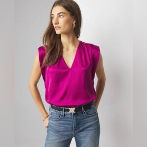 3/$30| 🌸 WHBM V-Neck Ruched Shoulder Shell Top